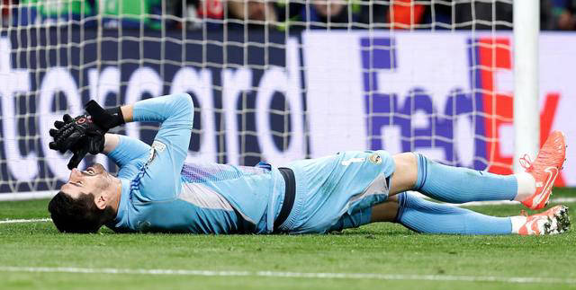 官宣！皇马主力门将库尔图瓦重伤将缺阵6周，错过欧冠对阵拜仁两回合